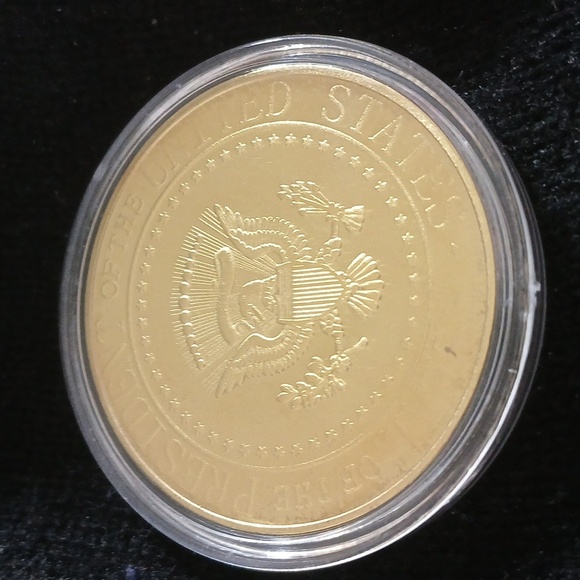 Unique vintage collectable hobo coin..mint condition..private collection - Picture 2 of 2